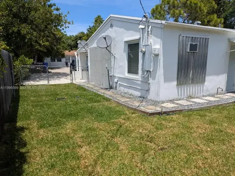 2116 Monroe Terrace Hollywood FL 33020