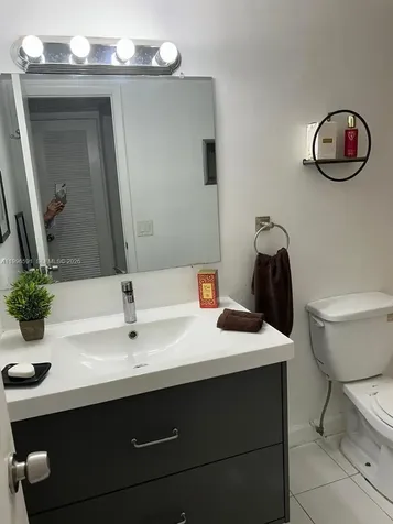 Hallandale Beach FL 33009