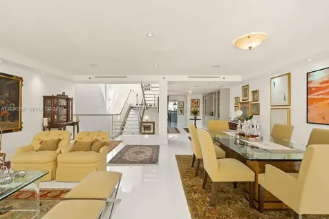 1000 Venetian Way Miami FL 33139