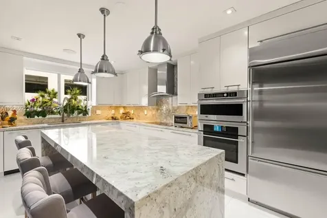 1000 Venetian Way Miami FL 33139