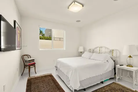 1000 Venetian Way Miami FL 33139