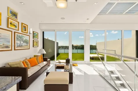 1000 Venetian Way Miami FL 33139