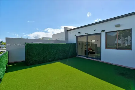 1000 Venetian Way Miami FL 33139