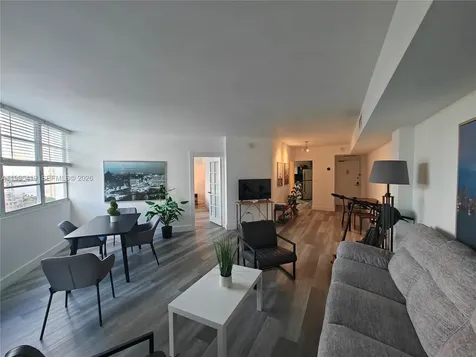 801 Brickell Bay Drive Miami FL 33131
