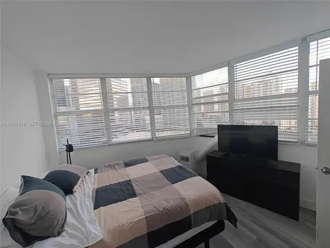 801 Brickell Bay Drive Miami FL 33131