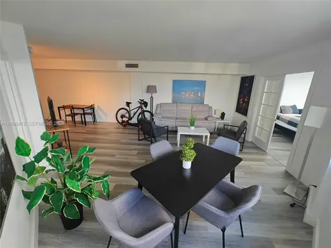 801 Brickell Bay Drive Miami FL 33131