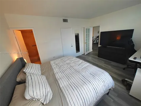 801 Brickell Bay Drive Miami FL 33131
