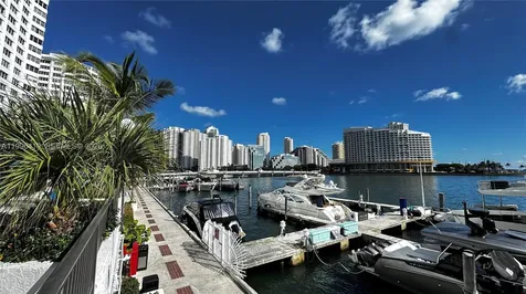 801 Brickell Bay Drive Miami FL 33131