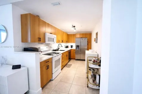 7501 E Treasure Drive North Bay Village FL 33141