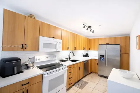 7501 E Treasure Drive North Bay Village FL 33141