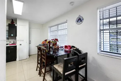 1519 NW 40th Street Miami FL 33142