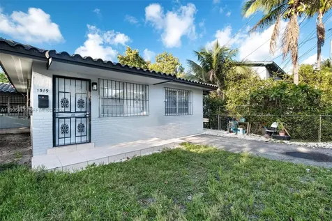 1519 NW 40th Street Miami FL 33142