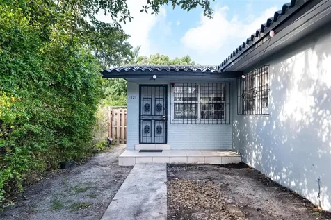 1519 NW 40th Street Miami FL 33142