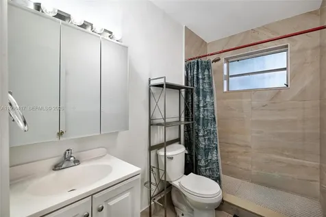 1519 NW 40th Street Miami FL 33142