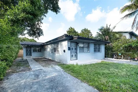 1519 NW 40th Street Miami FL 33142