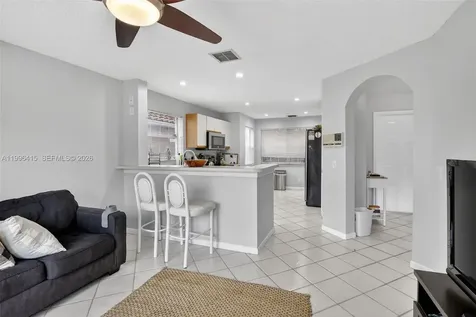 9481 Oak Grove Circle Davie FL 33328