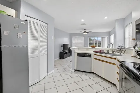 9481 Oak Grove Circle Davie FL 33328