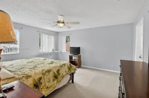 9481 Oak Grove Circle Davie FL 33328