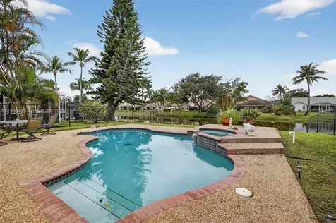 9481 Oak Grove Circle Davie FL 33328