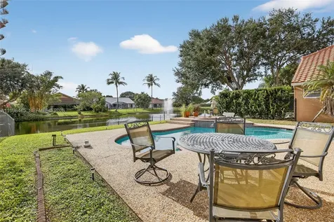 9481 Oak Grove Circle Davie FL 33328