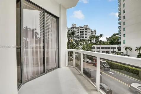 20185 E Country Club Drive Aventura FL 33180