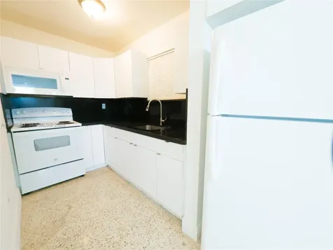 3050 NW 21st Avenue Miami FL 33142