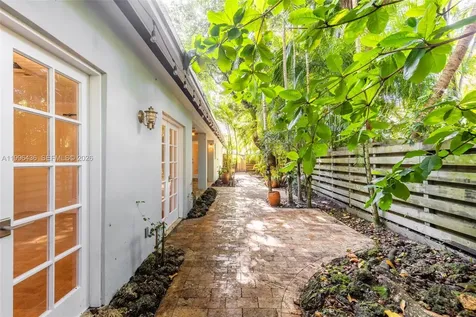 4235 Lennox Drive Coconut Grove FL 33133