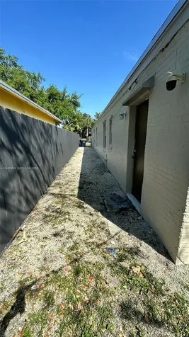 715 SW 6th Street Dania Beach FL 33004