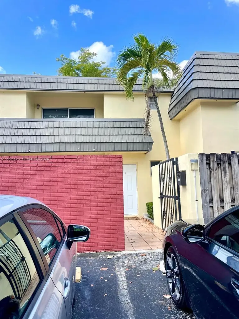 8423 SW 137th Avenue Miami FL 33183
