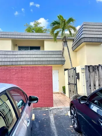 8423 SW 137th Avenue Miami FL 33183