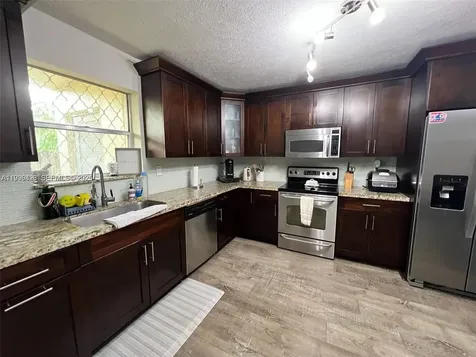 8423 SW 137th Avenue Miami FL 33183