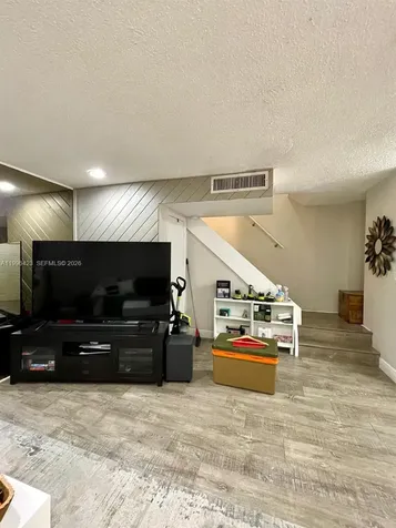 8423 SW 137th Avenue Miami FL 33183