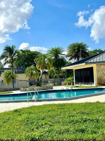 8423 SW 137th Avenue Miami FL 33183