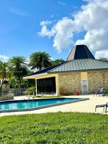 8423 SW 137th Avenue Miami FL 33183
