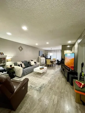 8423 SW 137th Avenue Miami FL 33183