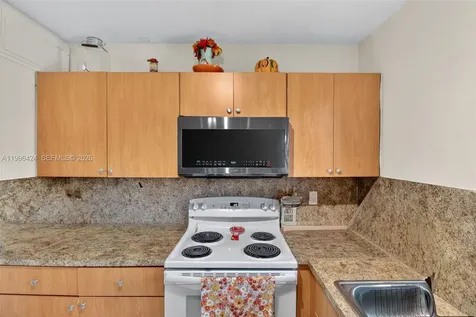 18615 NW 84th Place Hialeah FL 33015