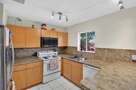 18615 NW 84th Place Hialeah FL 33015