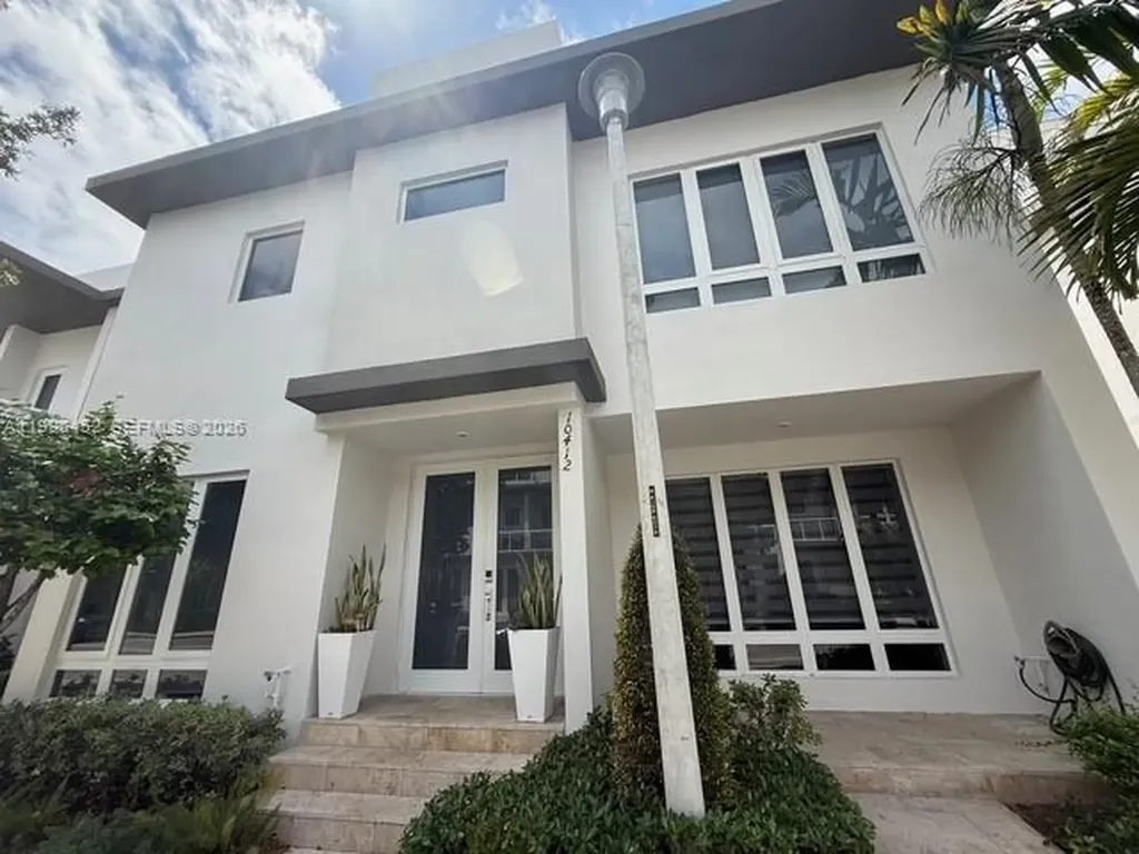 10412 NW 63rd Terrace Doral FL 33178