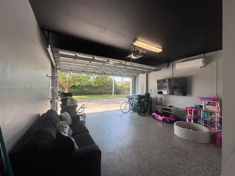 10412 NW 63rd Terrace Doral FL 33178