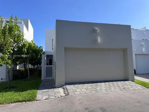 10412 NW 63rd Terrace Doral FL 33178