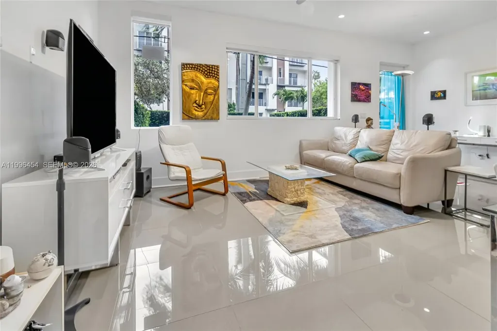 1045 NE 18th Avenue Fort Lauderdale FL 33304