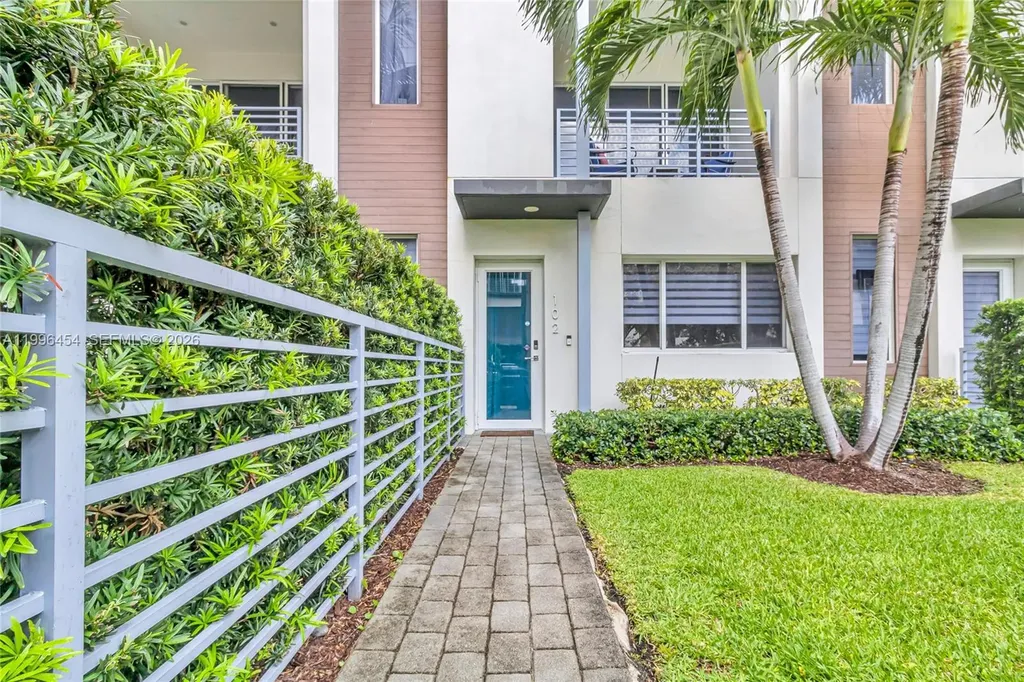 1045 NE 18th Avenue Fort Lauderdale FL 33304