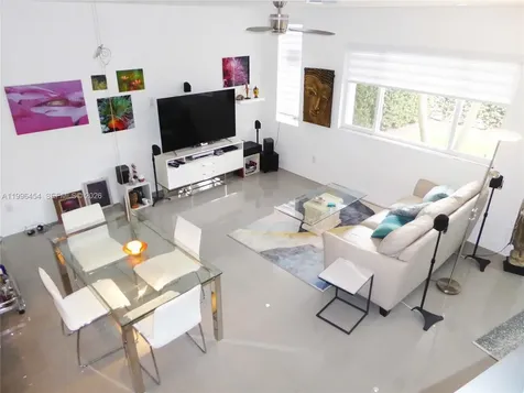 1045 NE 18th Avenue Fort Lauderdale FL 33304