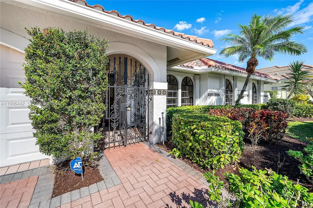 6005 Buena Vista Court Boca Raton FL 33433