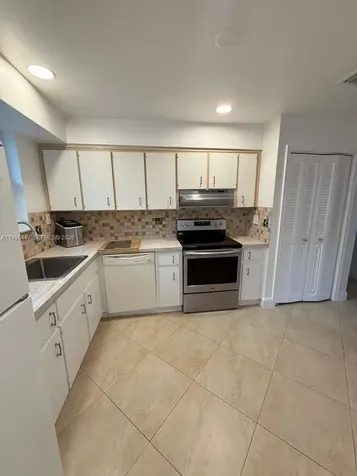325 NE 131st Street North Miami FL 33161