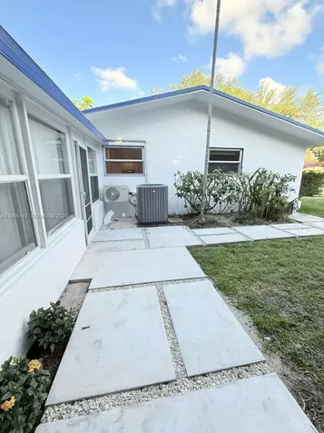 325 NE 131st Street North Miami FL 33161