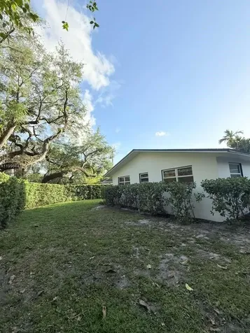 325 NE 131st Street North Miami FL 33161