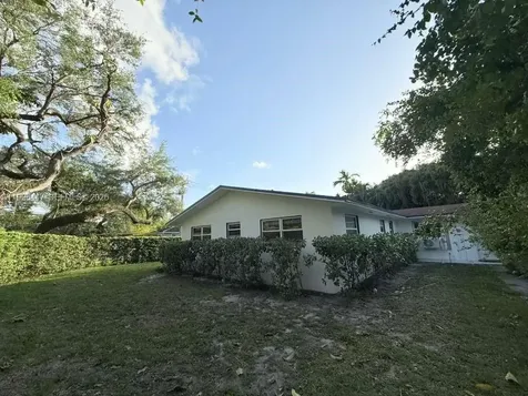 325 NE 131st Street North Miami FL 33161