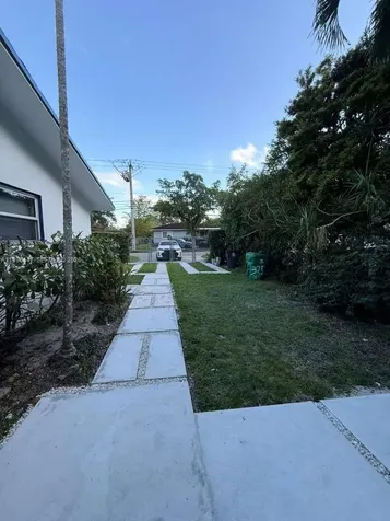 325 NE 131st Street North Miami FL 33161