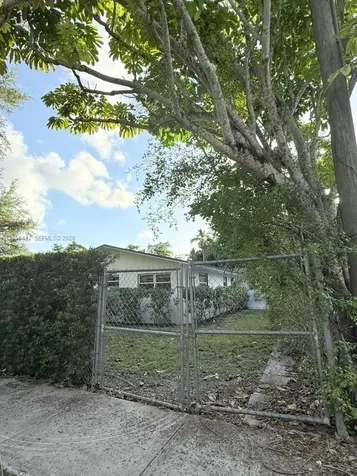 325 NE 131st Street North Miami FL 33161